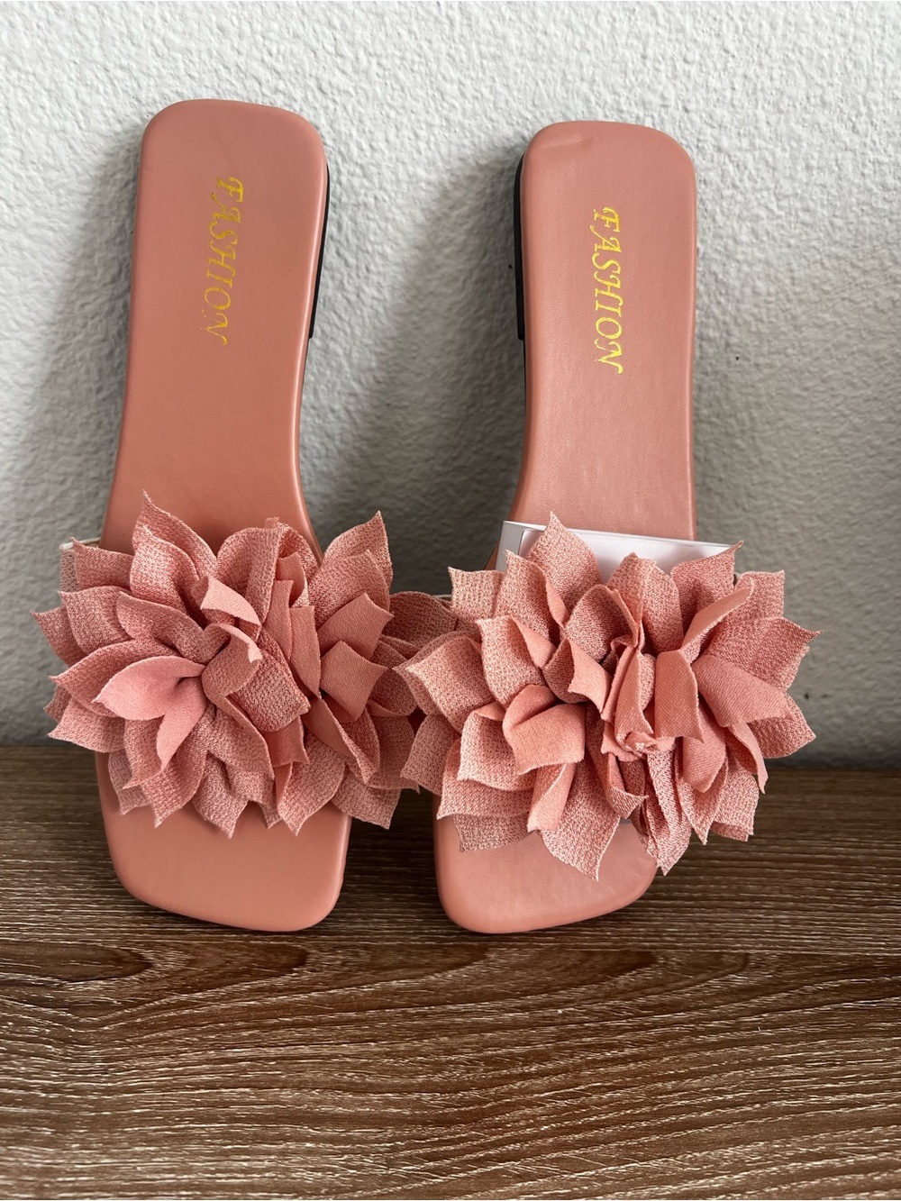 Fashion Floral Slide Sandals in Blush Pink